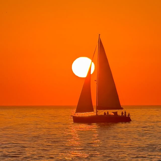 October sunset, 2025, photograph by Julien Fabre